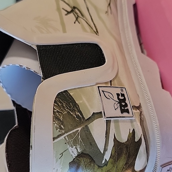 NWB RealTree Ms. GIGI AP Snow size 8M - Picture 2 of 5